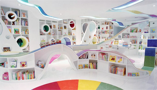 невероятный дизайн книжного магазина