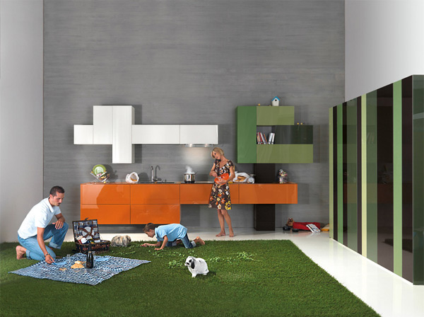 Комбинация из шкафов зеленого, белого и оранжевого цветов — цветов итальянского флага. 36e8, Даниэль Лаго (Daniele Lago)